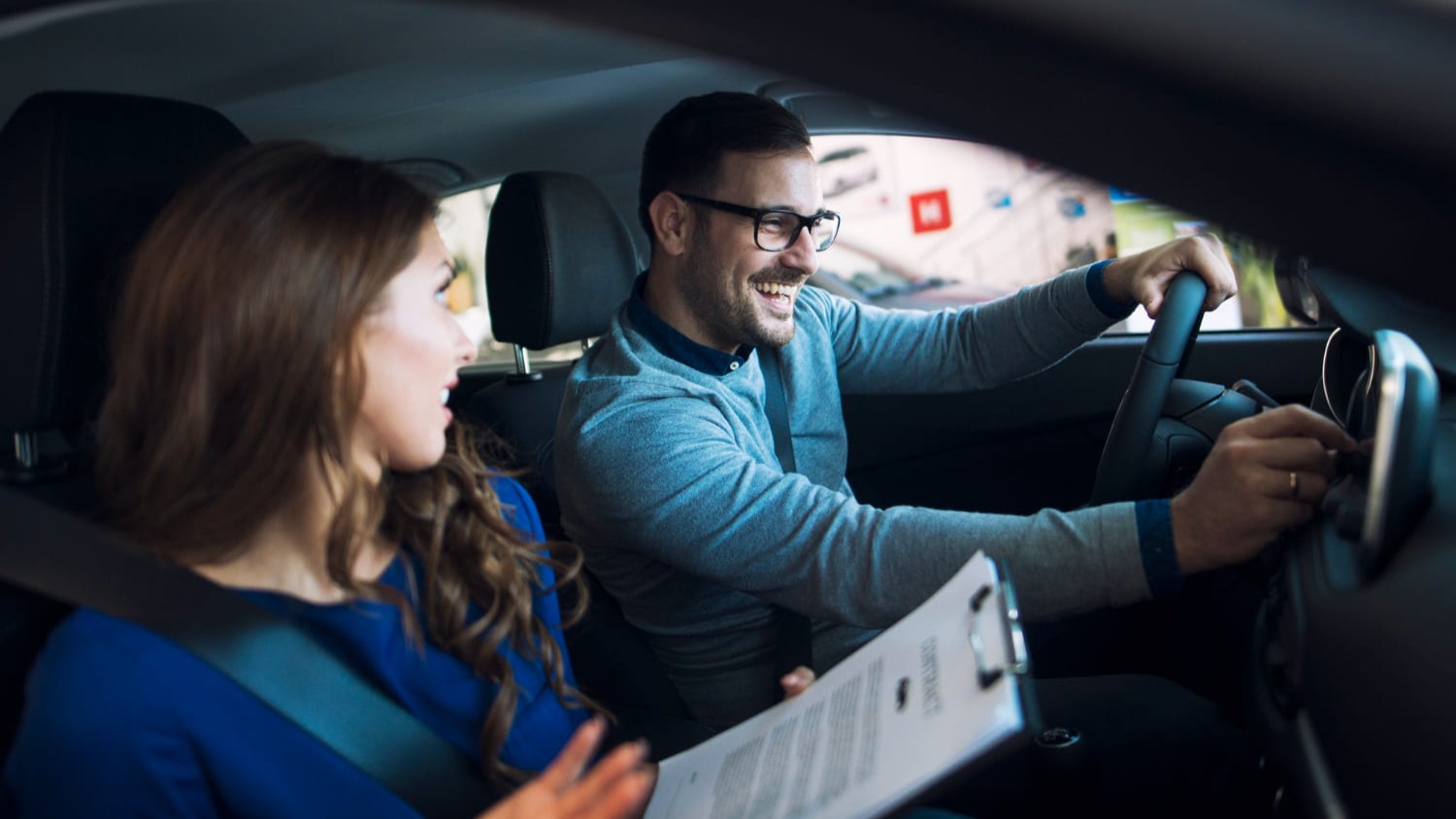Rijangst verminderen tijdens rijles met instructeur die feedback geeft terwijl leerling rijdt