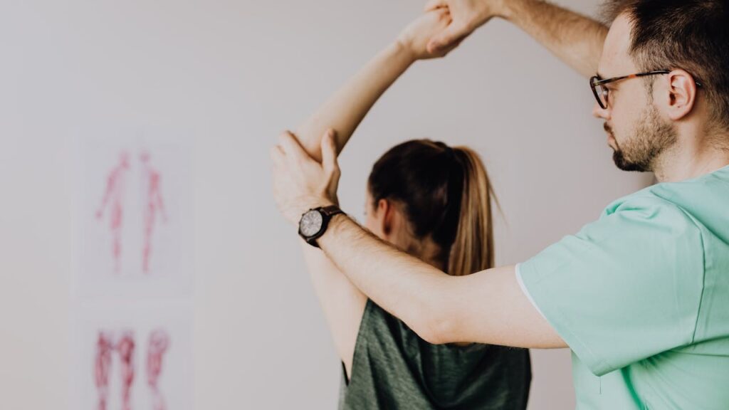 Naar de fysiotherapeut voor spier- en peesklachten