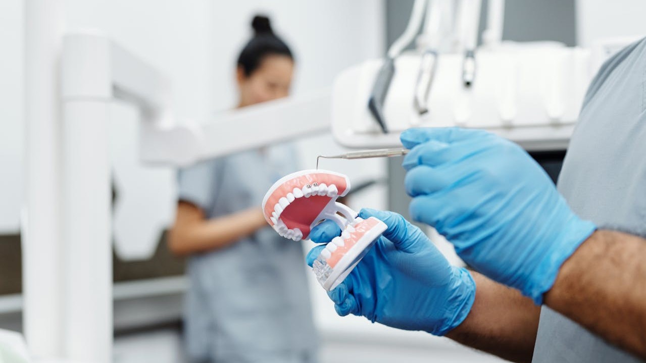 Wanneer is een bezoek aan de orthodontist zinvol voor jou of je kind